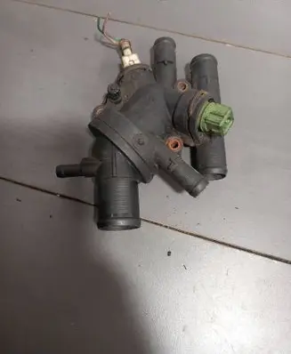 Renault Clio II Thermostat/thermostat housing 7700109641 044063839 7700112491