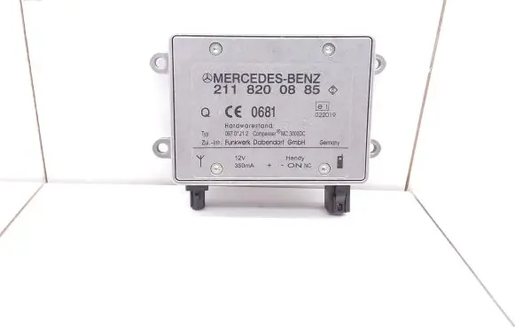 Mercedes-Benz E W211 Antenna control unit 2118200885 09701212