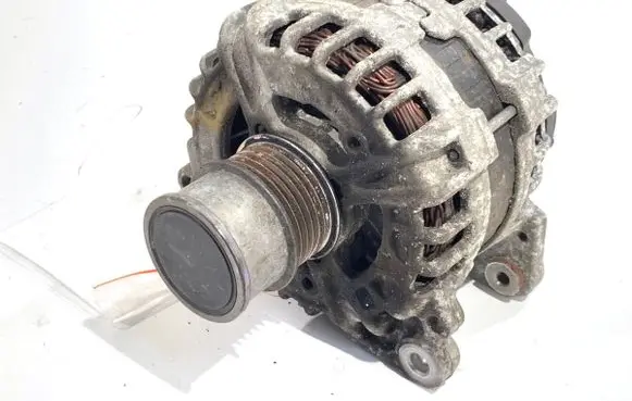 Volkswagen Golf VII Generator/alternator 04C903023T