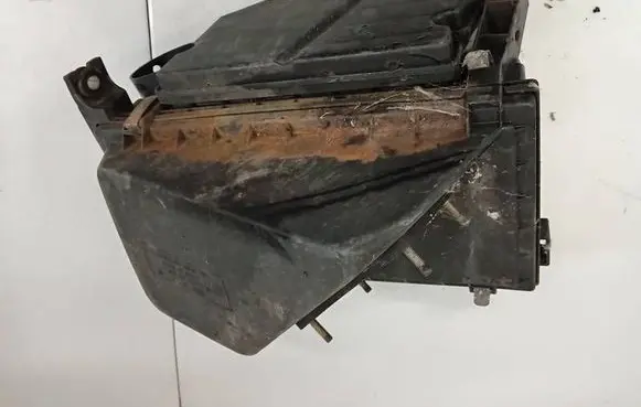 Air filter box