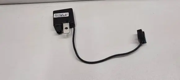 BMW 5 E39 Antenna control unit 8380945 APR981