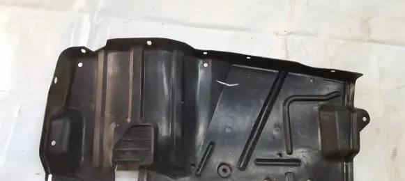 Mitsubishi Carisma Engine splash shield/under tray mb911732