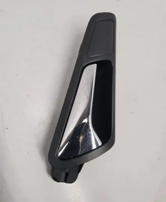 Volkswagen PASSAT B6 Front door interior handle 3C1837114