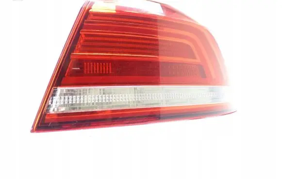 Volkswagen PASSAT B8 Rear/tail lights