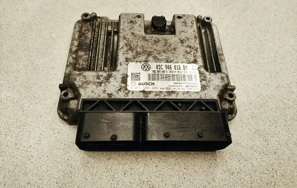 Volkswagen Golf VII Engine control unit/module 03C906016BM 03C907309A 0261S06488