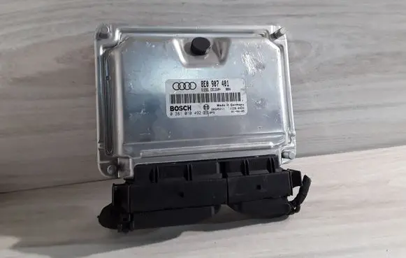 Audi A4 S4 B6 8E 8H Engine control unit/module 0281010492 8E0907401