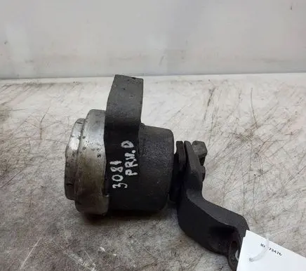 Ford Mondeo MK IV Engine mount bracket