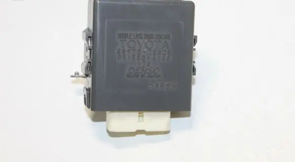 Toyota Avensis T270 Door control unit/module 8597020020