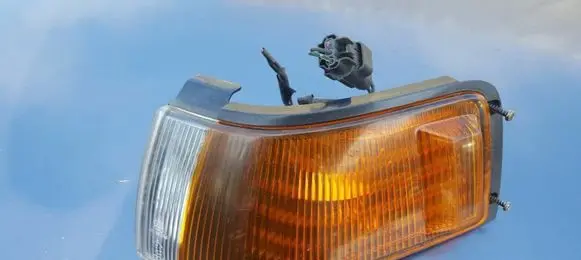 Mazda 323 Front indicator light 21061301