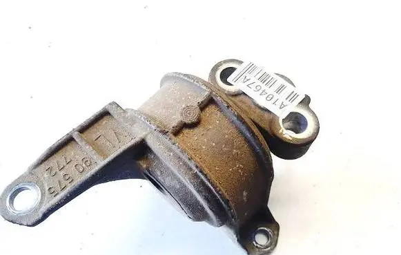 Opel Astra G Engine mount bracket 90575772