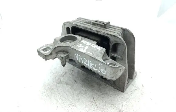 Renault Master III Engine mount bracket