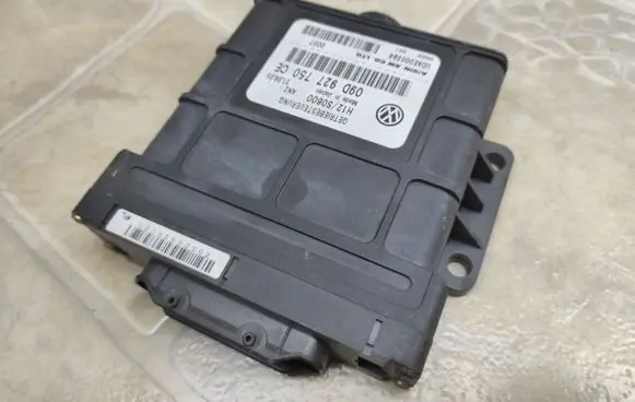 Volkswagen Touareg I Gearbox control unit/module 09D927750CE