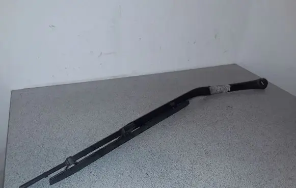 BMW 5 E39 Windshield/front glass wiper blade 61618209879 8361743