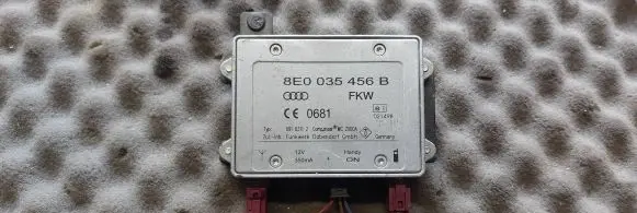 Audi A6 S6 C5 4B Antenna control unit 8E0035456B