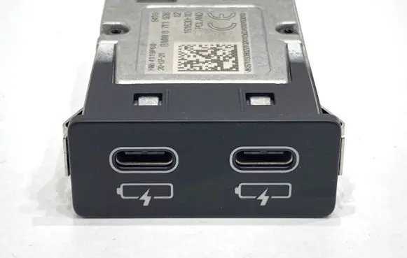 BMW 3 G20 G21 USB socket connector 8711938