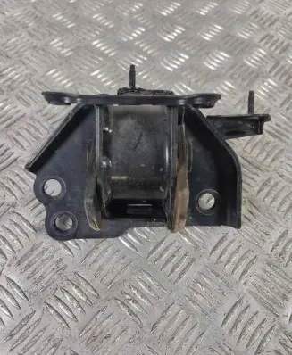 Lexus RX 450H Engine mount bracket