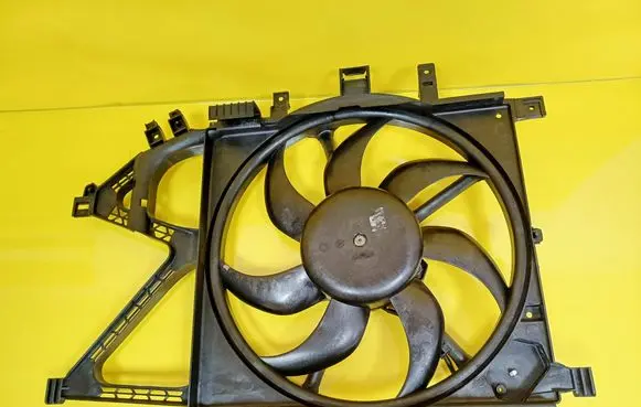 Opel Corsa C Electric radiator cooling fan 8038845