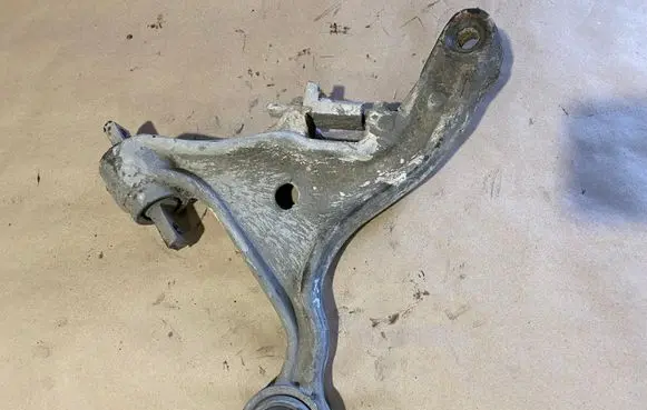 Volvo V70 Front lower control arm/wishbone