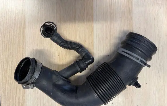 Skoda Fabia Mk3 (NJ) Turbo air intake inlet pipe/hose 6C0129654F