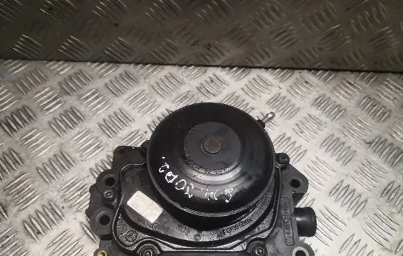 Mercedes-Benz C W204 Water pump 6512008401 A6512008401