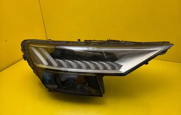 Audi Q8 Headlight/headlamp 4M8941036