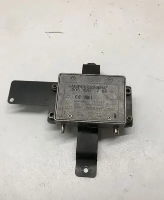 Mercedes-Benz E W211 Aerial antenna amplifier 2038201785