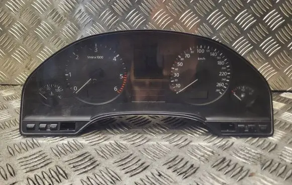 Audi A8 S8 D2 4D Speedometer (instrument cluster) 4D0919033G