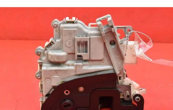 Audi A4 S4 B8 8K Rear door lock 8K0839015C