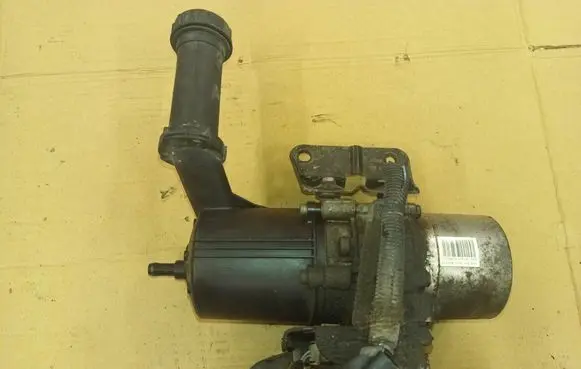 Peugeot 5008 Power steering pump