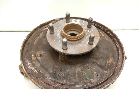 Suzuki Grand Vitara II Rear wheel hub spindle/knuckle 