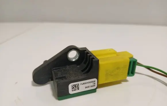 Volkswagen PASSAT B6 Airbag deployment crash/impact sensor 8k097323s