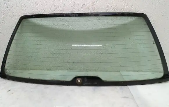 Volkswagen Golf IV Rear windscreen/windshield window 43R001583