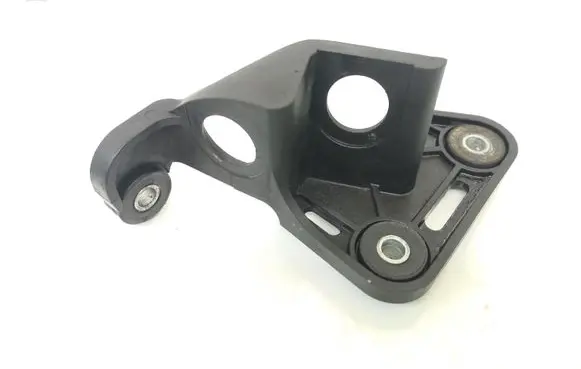 Volkswagen PASSAT B6 Gear shift cable bracket 1K0711789J