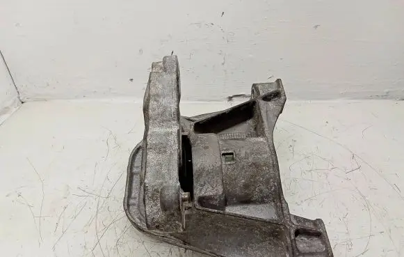 Citroen C4 Grand Picasso Engine mount bracket 4A103720