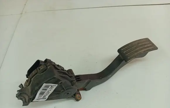 Volvo V50 Accelerator throttle pedal 4M519F836AH