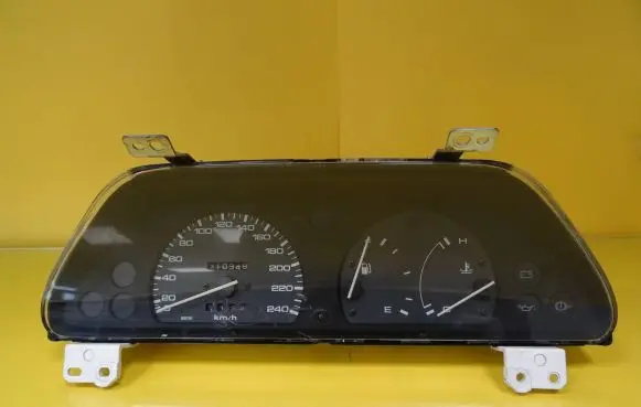 Mazda 323 Speedometer (instrument cluster) PLD43A