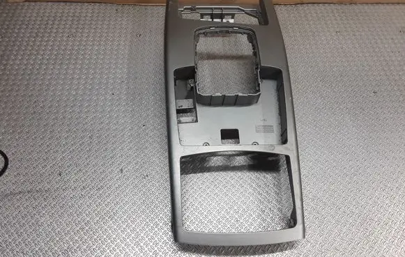 Audi A6 S6 C6 4F Center console 4F1864261