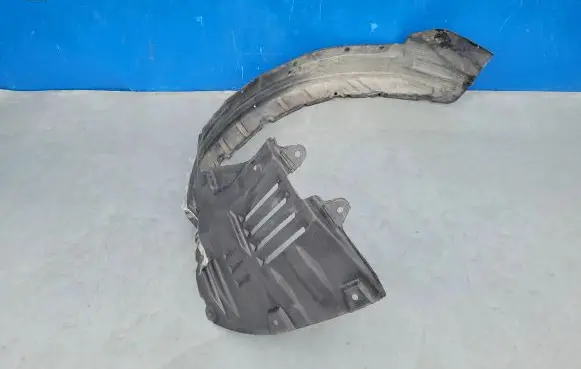 Mitsubishi Pajero Front arch 5370A356