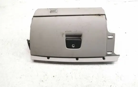 Volvo V50 Glove box 8626141