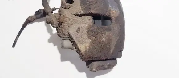 Volkswagen Jetta V Front brake caliper