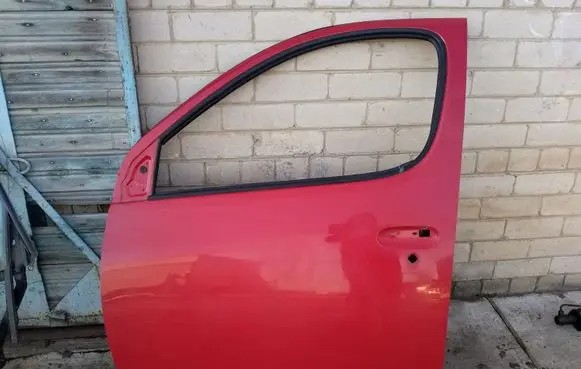 Toyota Yaris Front door