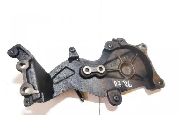 Toyota Avensis Verso Engine mounting bracket
