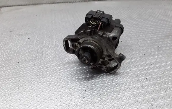 Mazda 323 F Spark distributor T2T60371