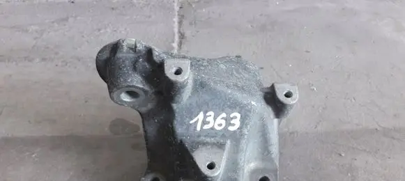 Mercedes-Benz GL X166 Engine mounting bracket 6422236304