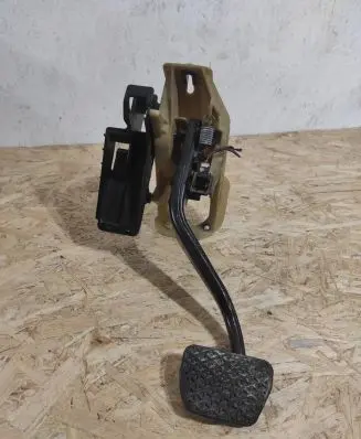 BMW 7 F01 F02 F03 F04 Brake pedal 9144253