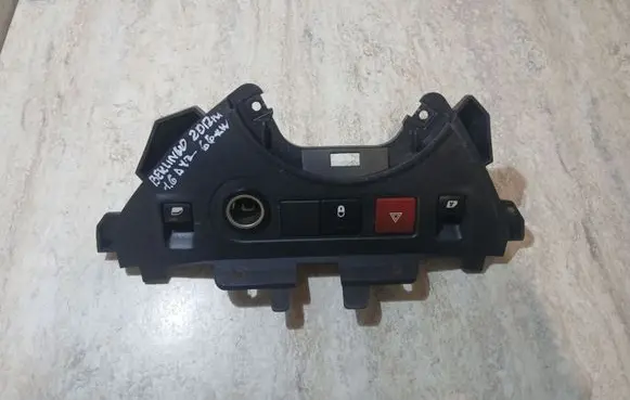 Citroen Berlingo Hazard light switch 9680931977