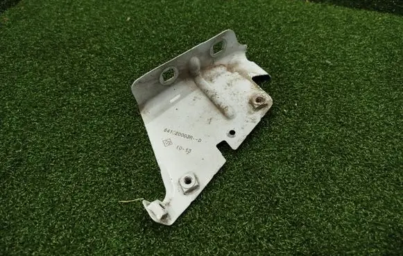 Renault Master III Fender mounting bracket 641C20003R
