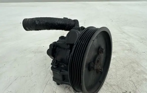 Mercedes-Benz C W203 Power steering pump A6112300115