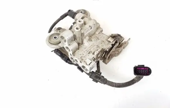 Porsche Panamera (970) Air suspension valve block 97035907704