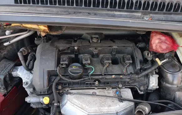 Peugeot 5008 Engine